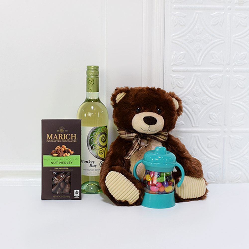 Gift Basket with Wine, Marich Nut Medley, and Plush Baby Bear – how the gift is presented