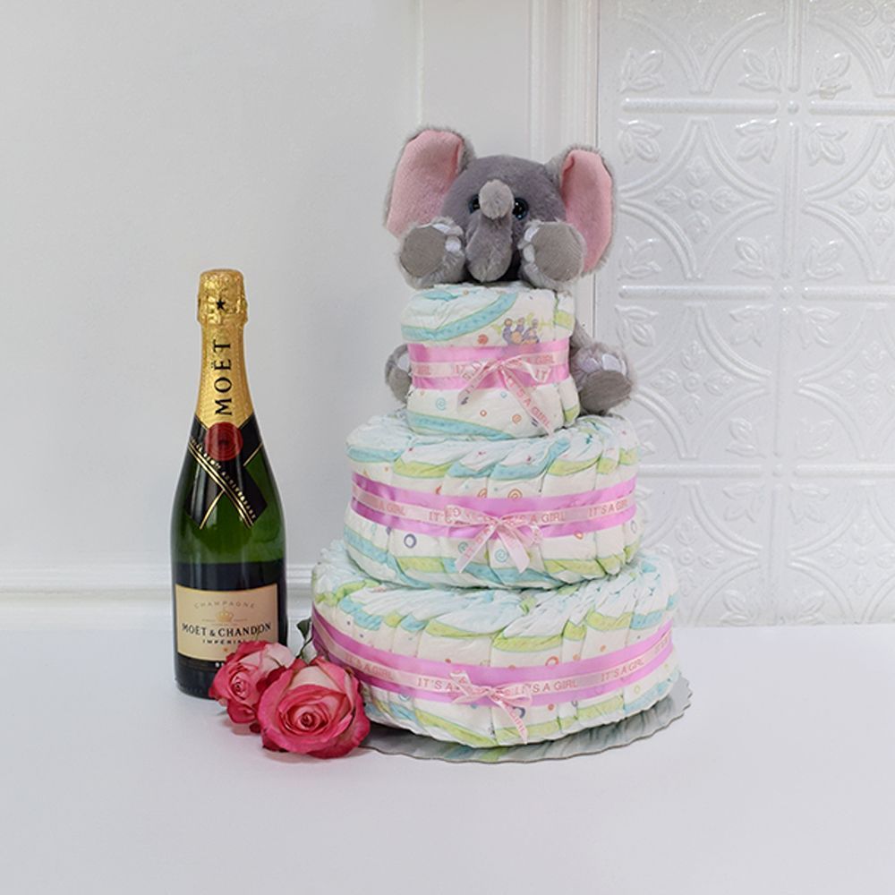 Diaper Cake with Plush Elephant – how the gift is presented