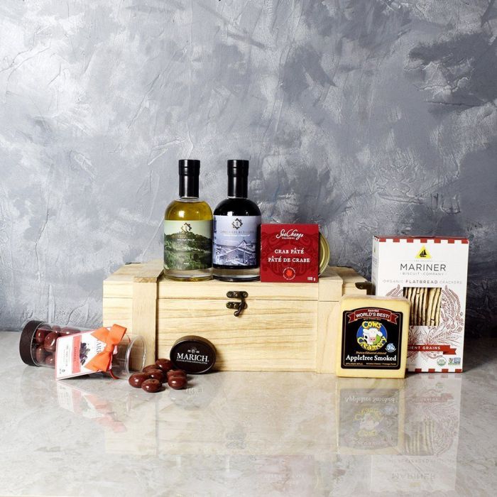 Deluxe Gourmet Snack Crate Gift with Premium Artisanal Treats – how the gift is presented