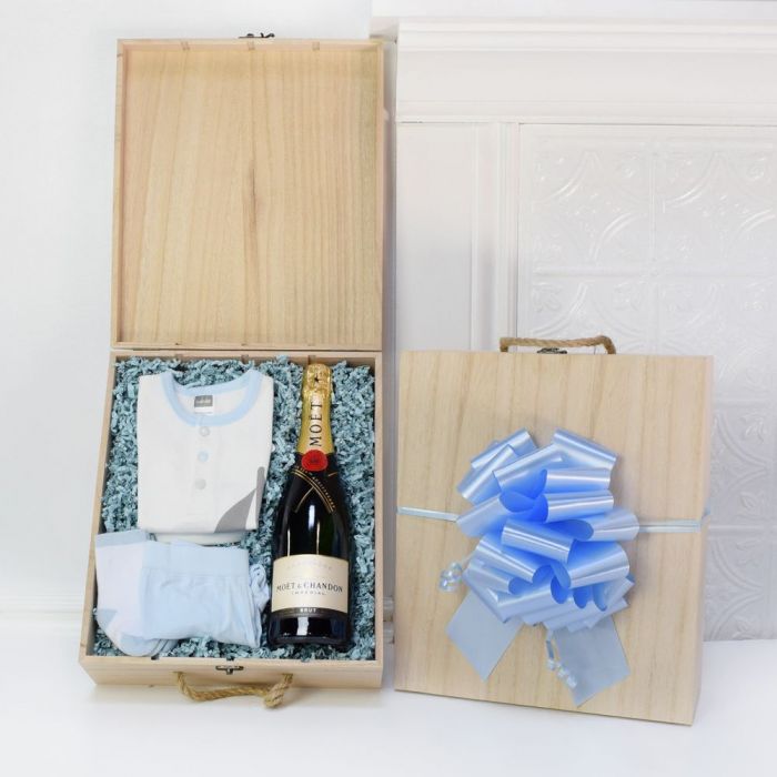 Champagne Celebration Gift Set for New Baby Boy in Pine Box – how the gift is presented