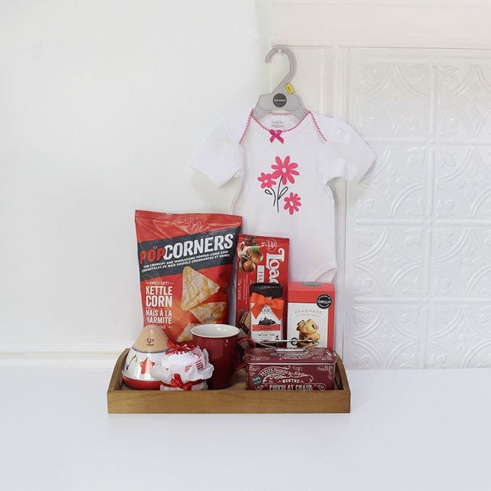 Refined Gift Basket for New Parents with Sweet and Savory Delights – how the gift is presented