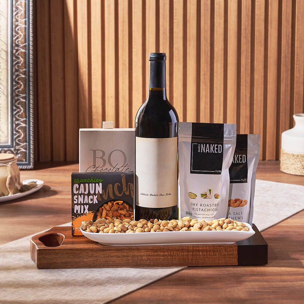 Elegant Wine Gift Basket with Cajun Mix and Roasted Pistachios – how the gift is presented