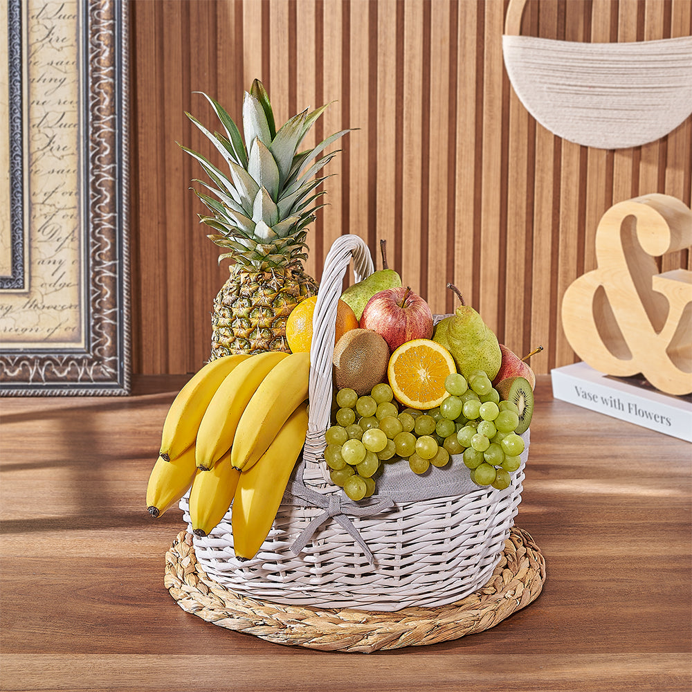 Classic White Wicker Fruit Basket – how the gift is presented