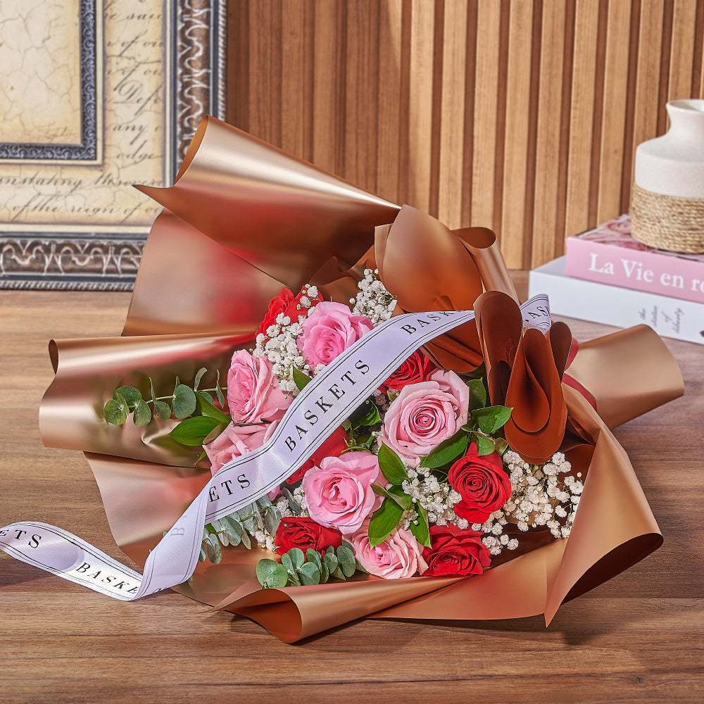 Floral Pink and Red Rose Bouquet – how the gift is presented