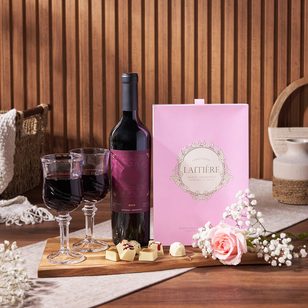 Deluxe Wine and 24-Piece Laitière White Chocolate Basket – how the gift is presented