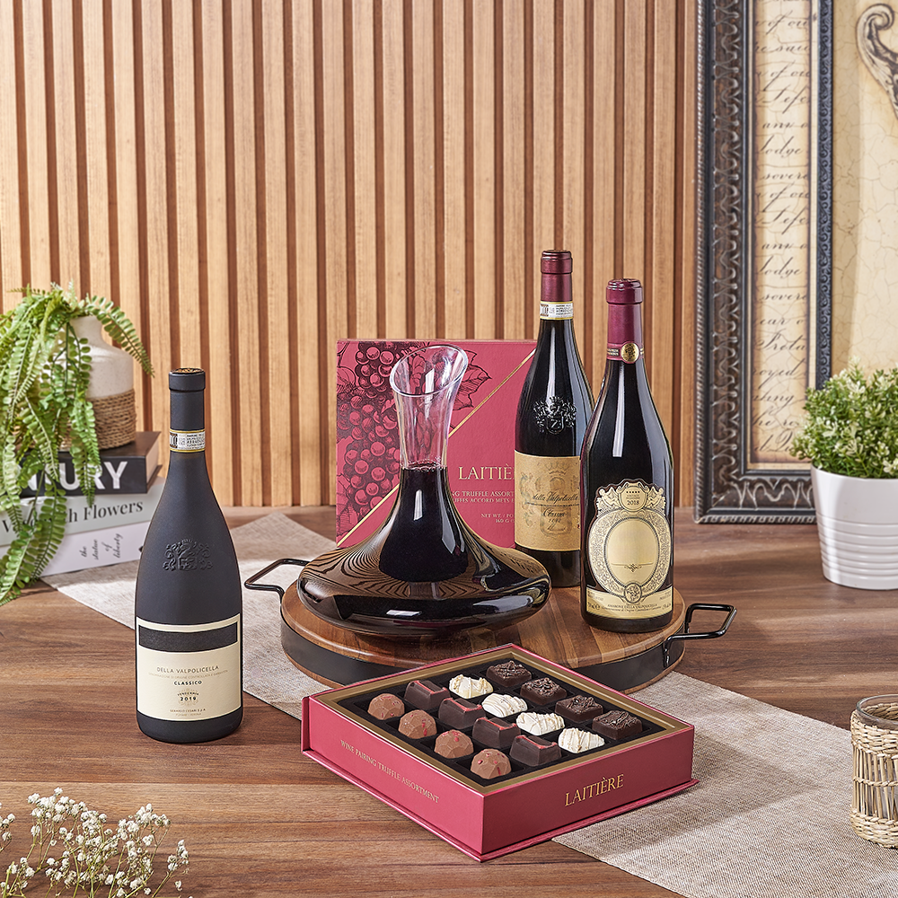 Wine Presentation Gift Set with Islington Decanter and Serving Board – how the gift is presented