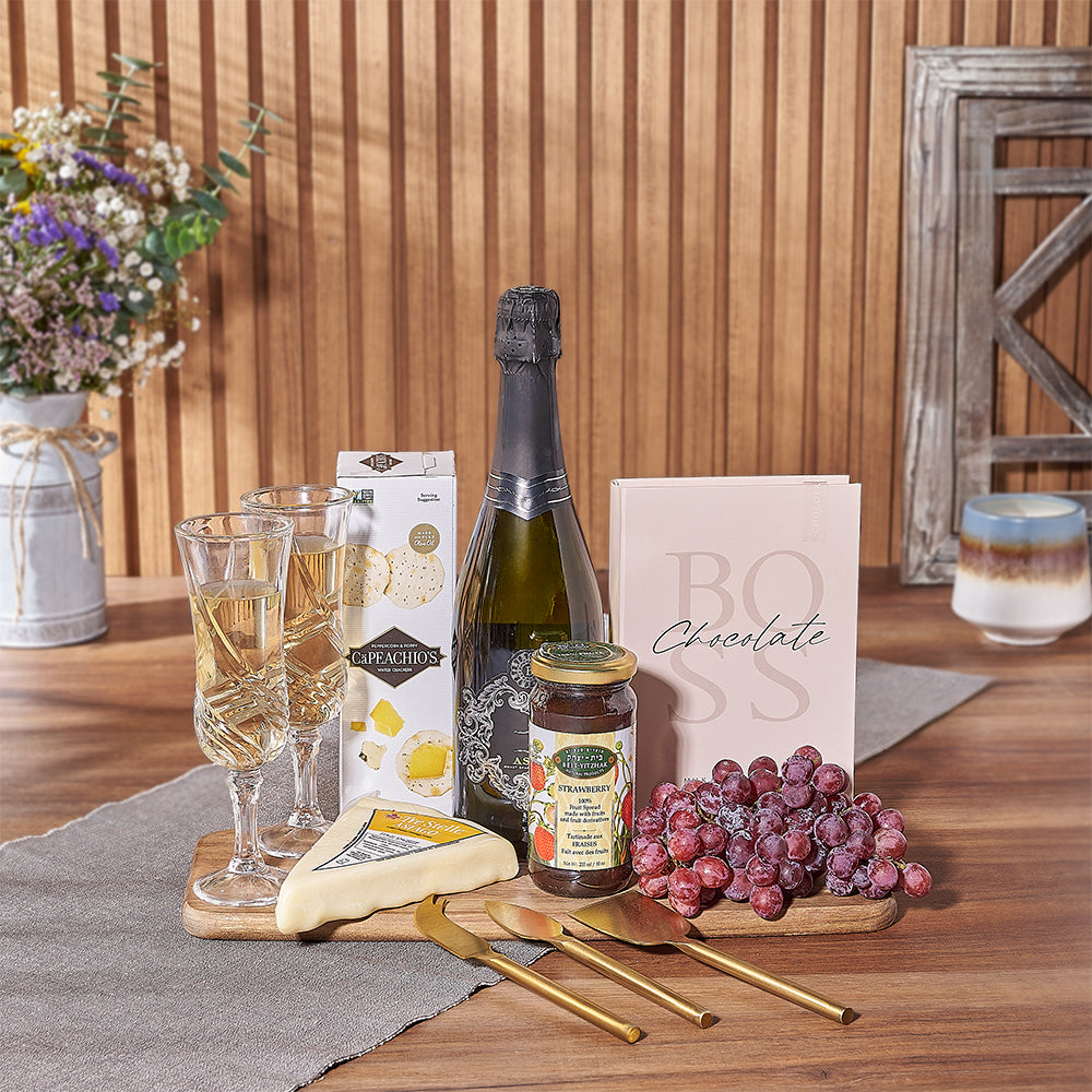 Sparkling Wine Kosher Cheese Gift – how the gift is presented