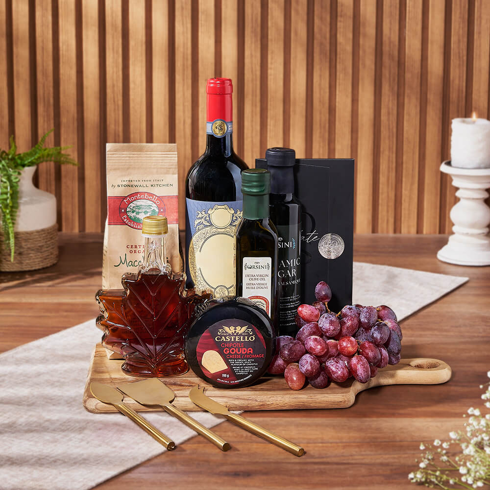 Wine and Gourmet Food Gift Basket with Chipotle Gouda Cheese – how the gift is presented