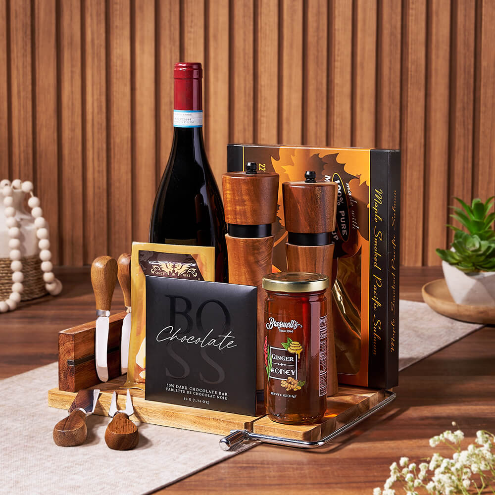 Smoked Salmon and Cheese Wine Basket – how the gift is presented