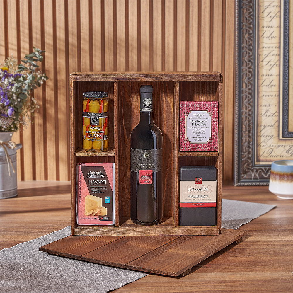 Olives and Kosher Wine Gift Crate – how the gift is presented