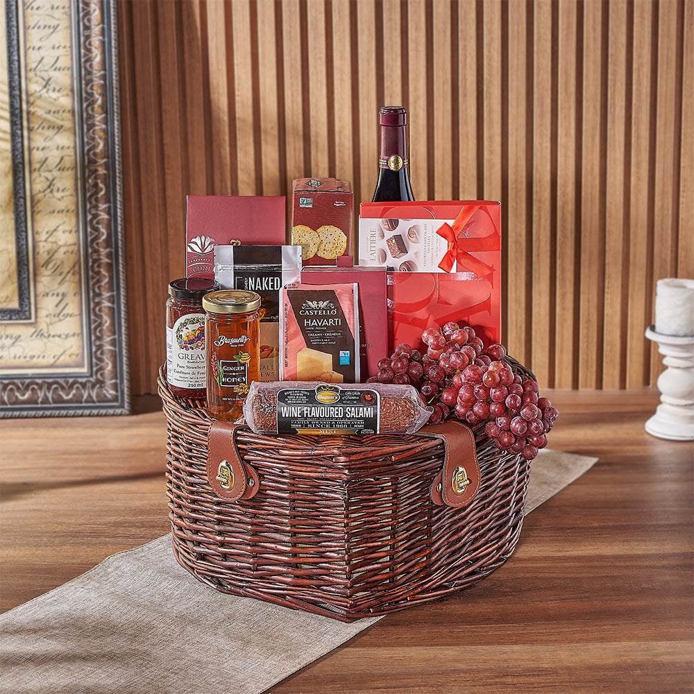 Heart Wicker Wine Gift Basket – how the gift is presented