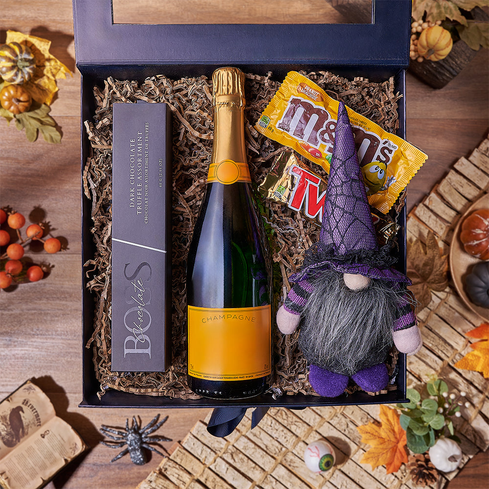 Luxurious Sparkling Wine Gift Box with Halloween Treats – how the gift is presented