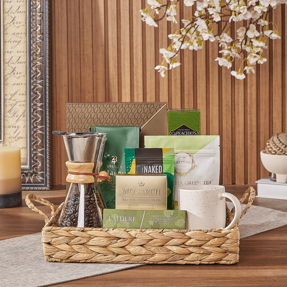 Halal Large Woven Tray Gourmet Coffee and Snack Gift Basket – how the gift is presented