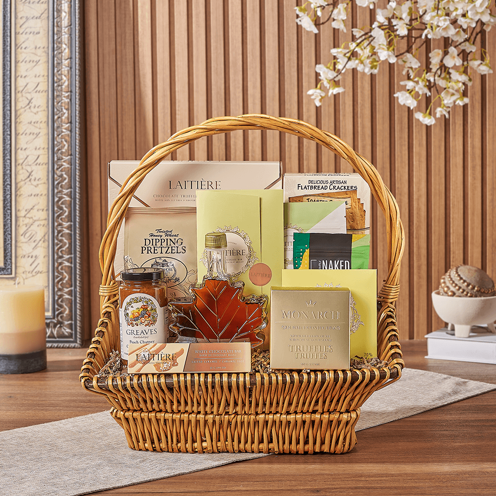 Halal Gourmet Gift Basket in British Style Medium Wicker – how the gift is presented