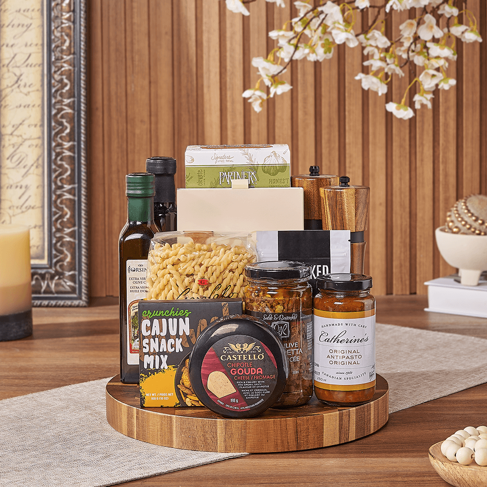 Halal Pasta and Chipotle Gouda Board – how the gift is presented