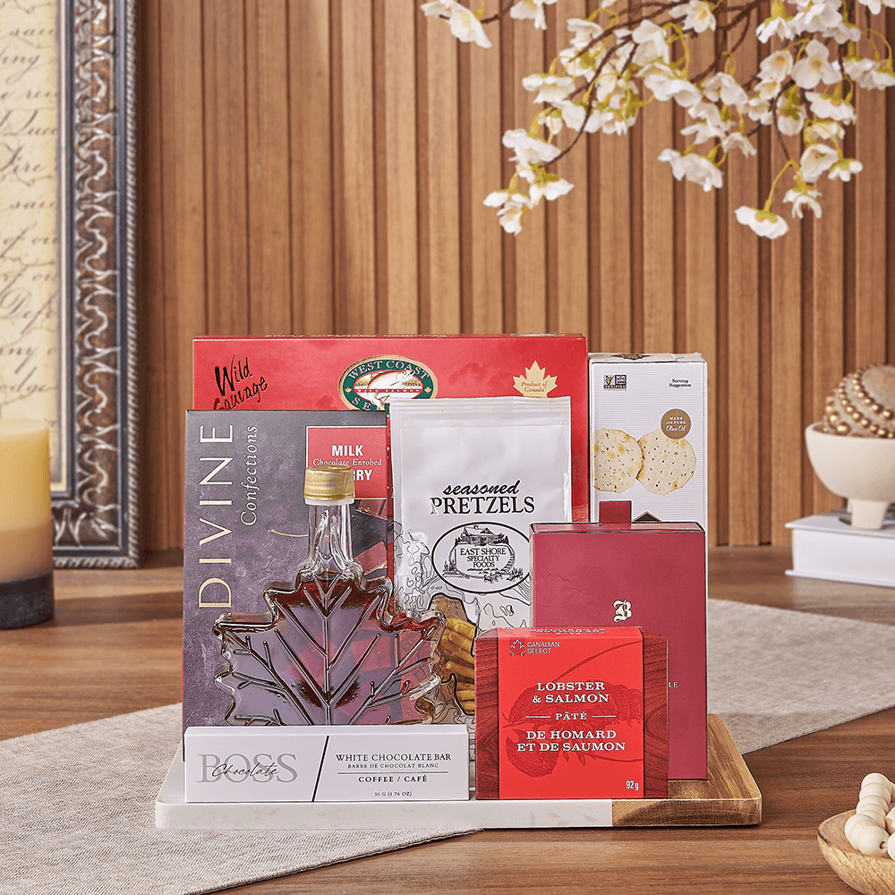 Halal Gourmet Basket with Smoked Salmon, Lobster Pâté & Chocolates – how the gift is presented