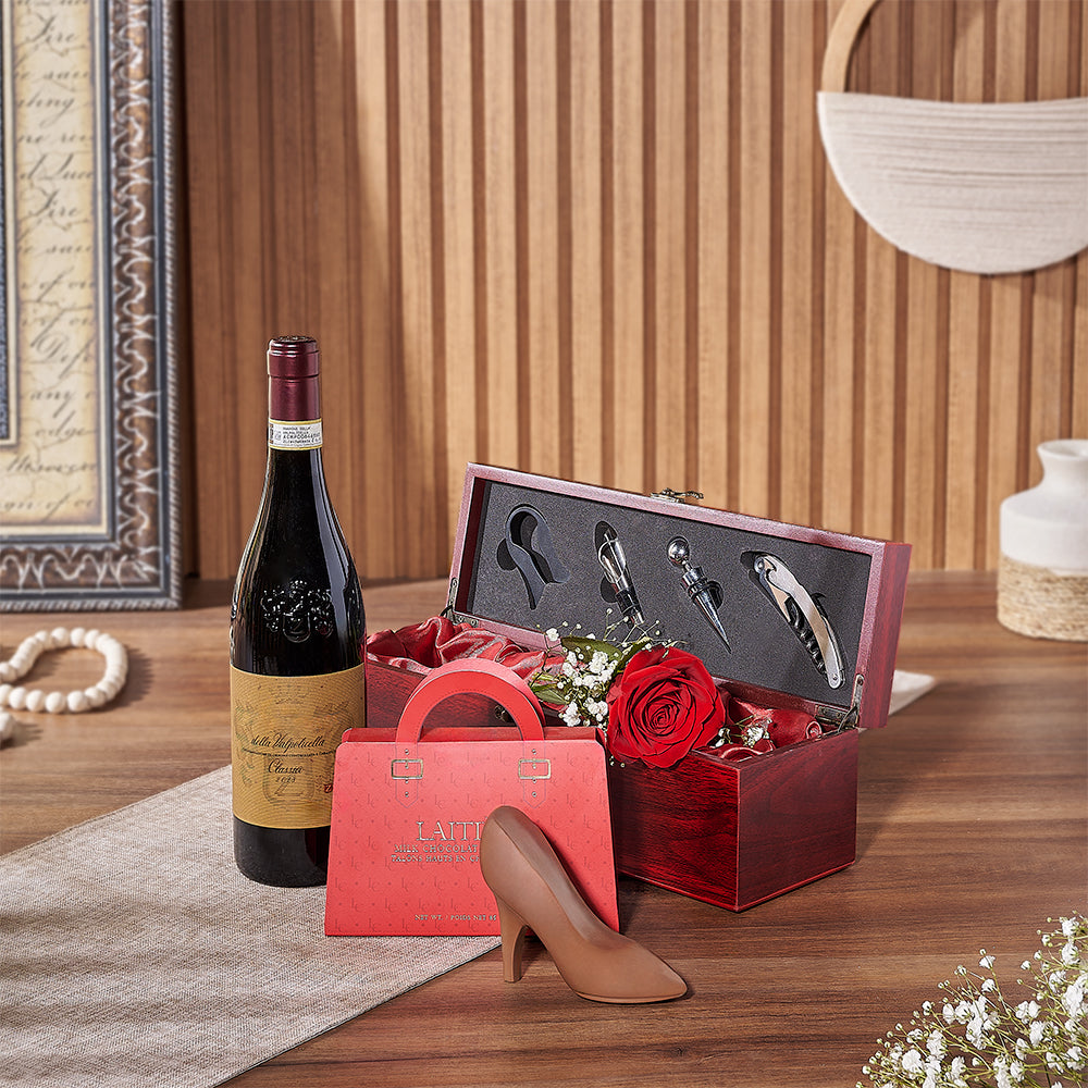 Premium Wine Presentation Gift Box with Red Rose and Chocolates – how the gift is presented