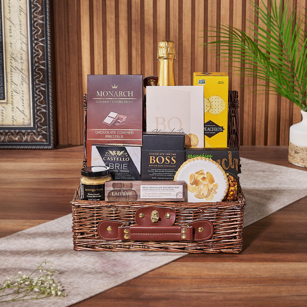 Wicker Picnic Basket and Wine – how the gift is presented