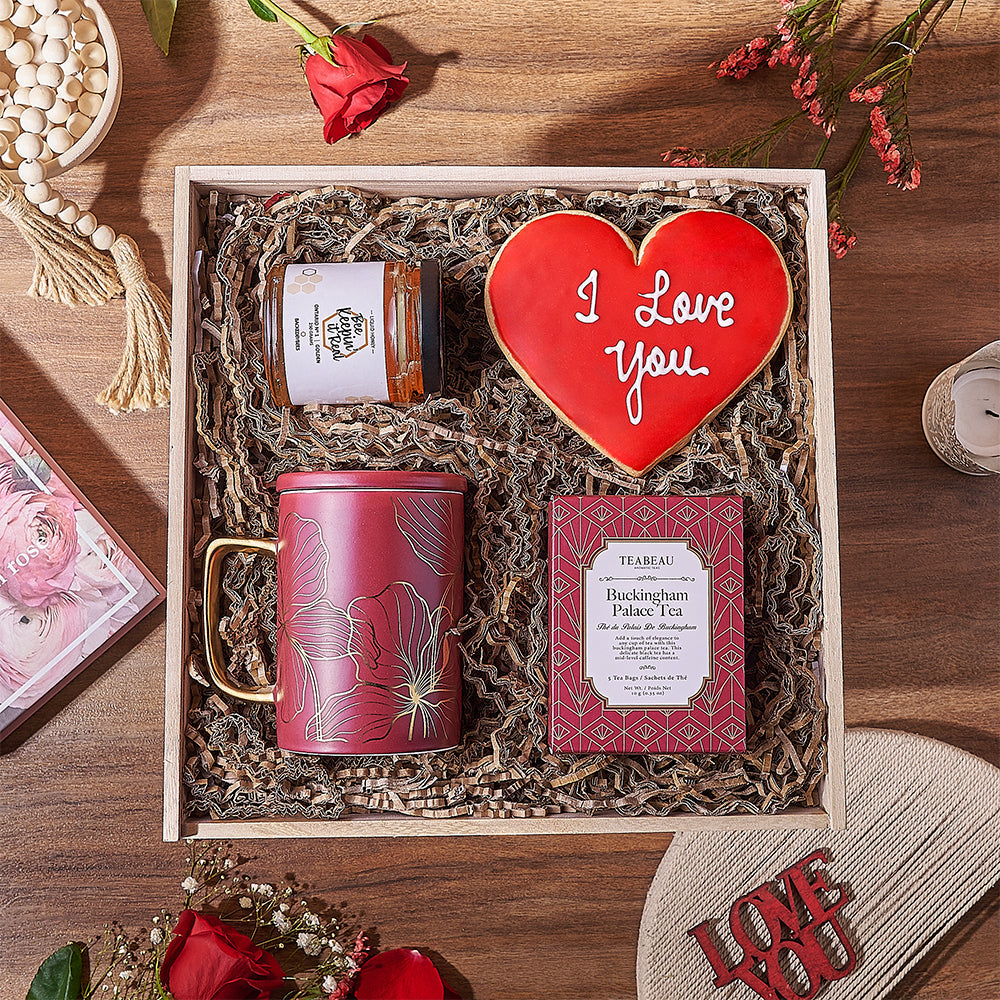Valentine's Day Gourmet Gift Basket with Honey and Tea – how the gift is presented